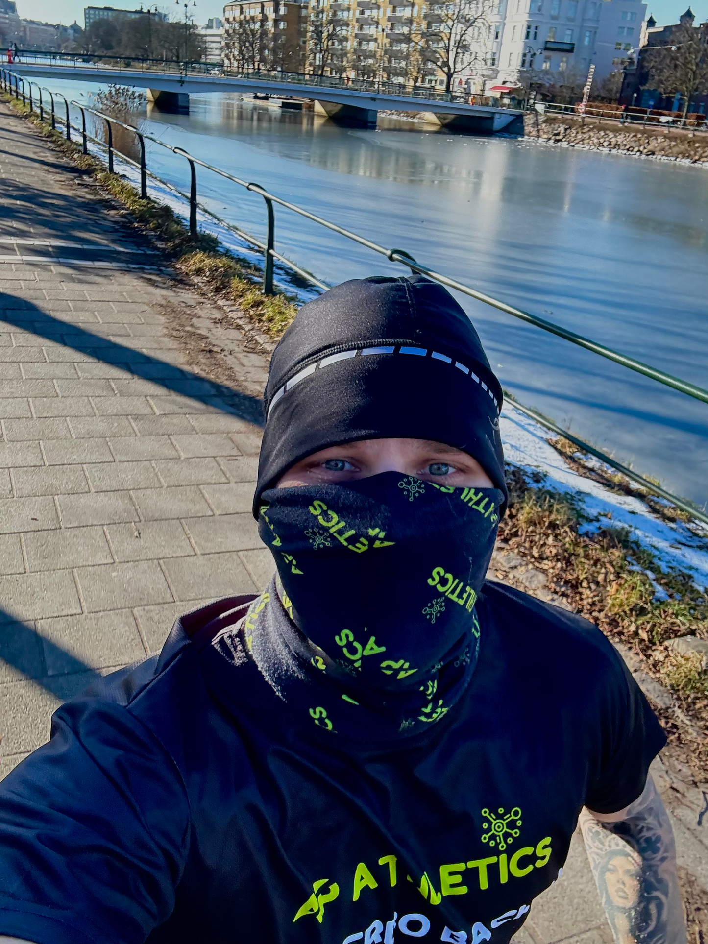 Falsterbo Backyard Ultra 2025 T-Shirt + Bandana Paket